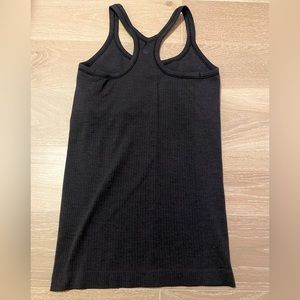 Lululemon size 4 EB street ribbed tank top